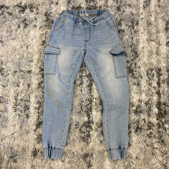 Small Almost Famous Cargo Jogger Jeans - Picture 3 of 7
